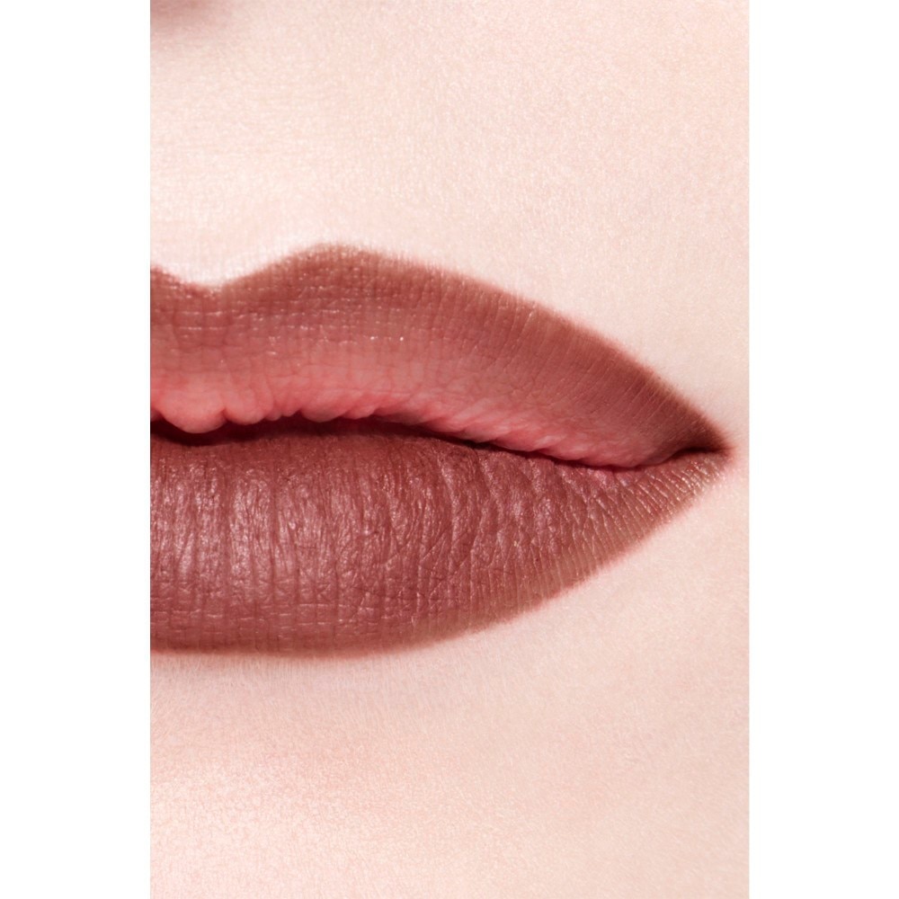 L&Aacute;PIZ CONTORNO DE LABIOS DE LARGA DURACI&Oacute;N